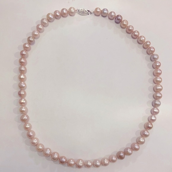 Handmade mauve cultured freshwater pearl necklace - Picture 2 of 5